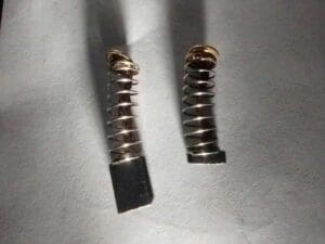 Chổi than máy phát điện là gì? Cấu tạo và lưu ý kỹ thuật